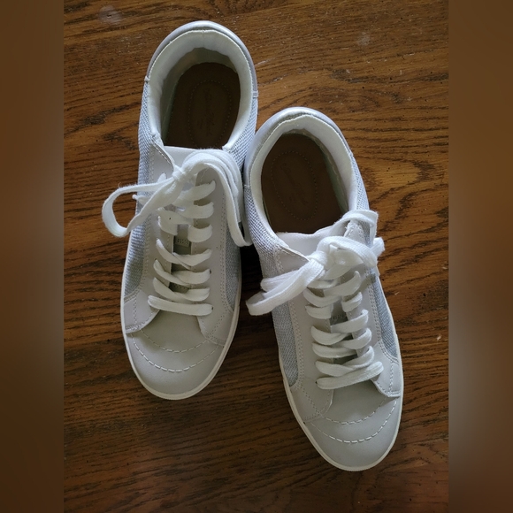 Universal Thread sneakers - Picture 9 of 9